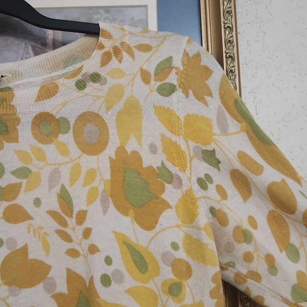Boden Wool Floral Cardigan with button detail on the back size 4 Cottagecore - Picture 5 of 10